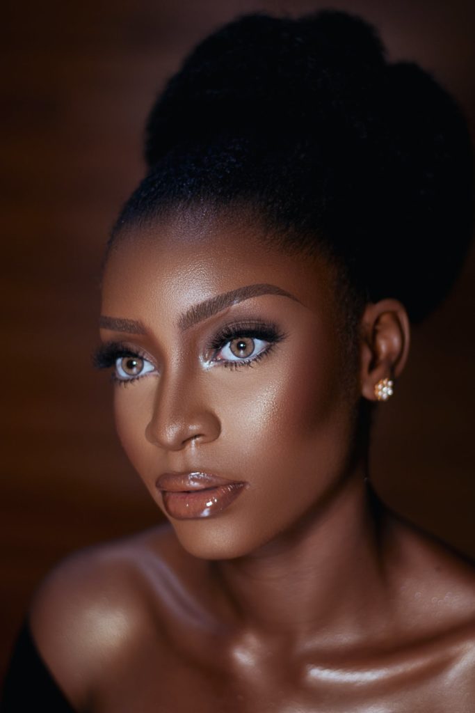 Eyeshadow - https://definitiveinfo.com/