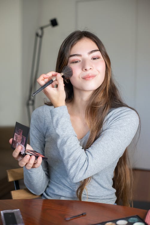 Makeup Brushes - https://definitiveinfo.com/