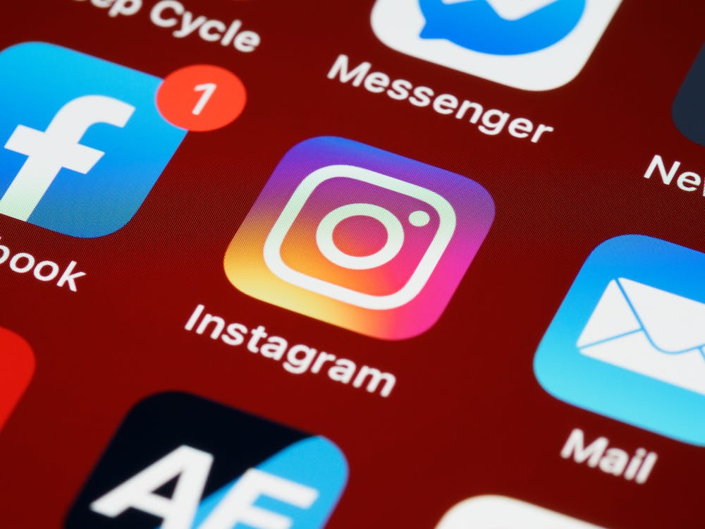 Add Instagram UGC feed On Shopify - Definitiveinfo